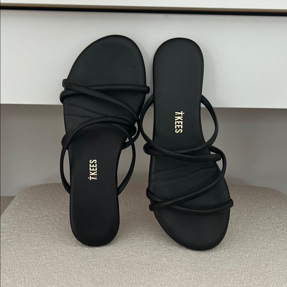 TKEES Women's Elegant Black Sandals